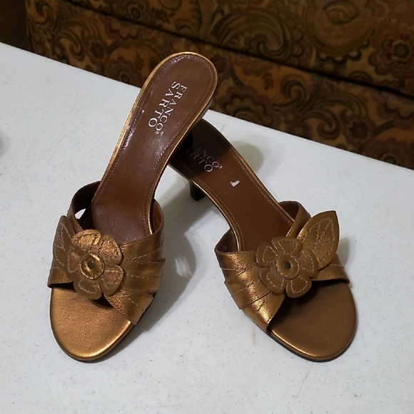 Franco Sarto Gold Kitten Heeled Slides with Floral Accent size 9 - Picture 2 of 11